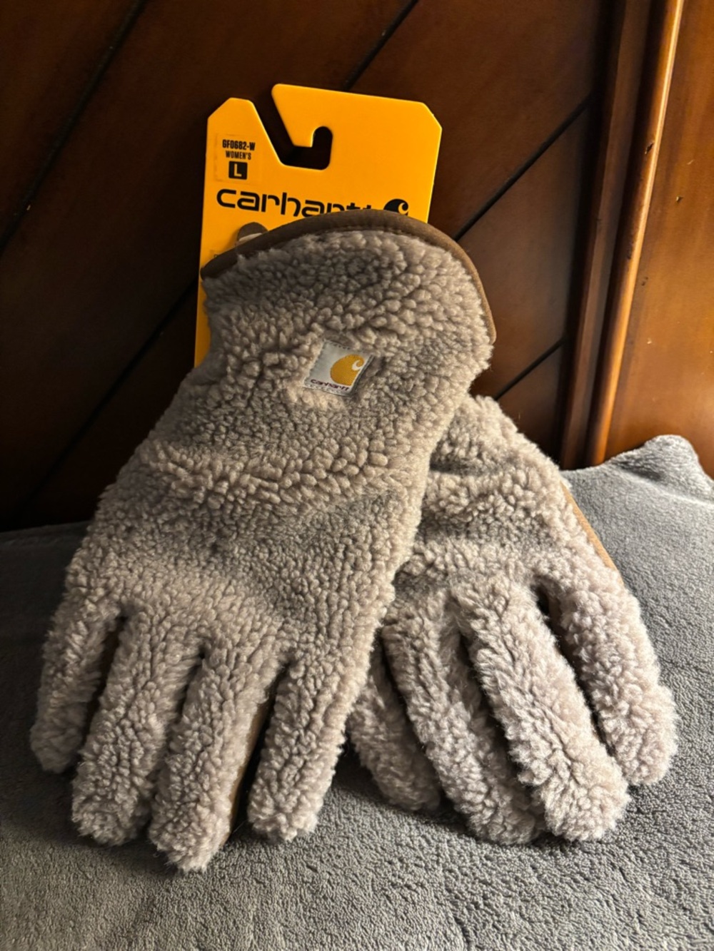 Brand New Carhartt Sherpa Gloves-Women’s Large
